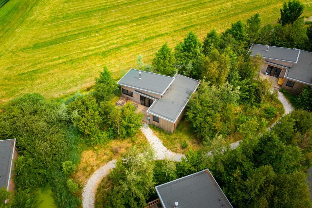 Pean-Buiten Waterlodges Nes  Zewnętrze zdjęcie